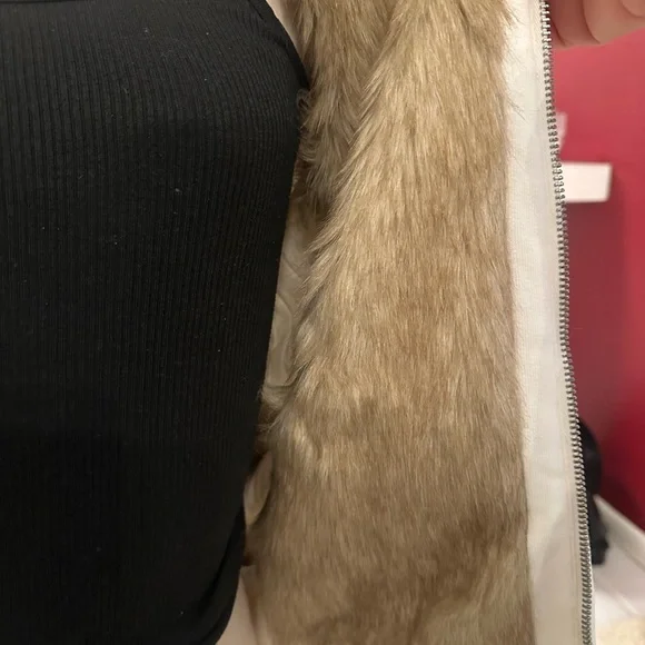 Abercrombie and Fitch faux fur hoodie/jacket - Picture 7 of 11